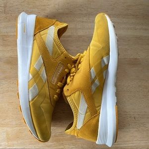 Womens Reebok sneakers